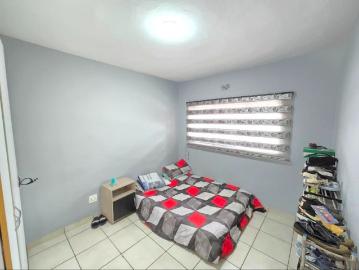 2 Bedroom Townhouse For Sale in Crown Gardens