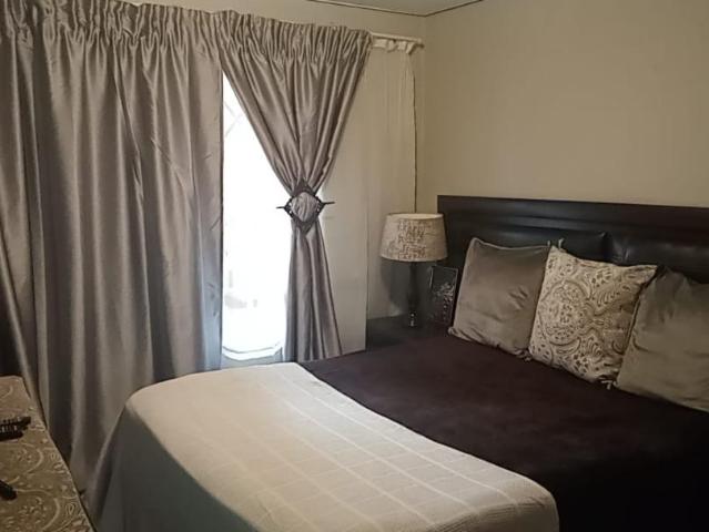 2 Bedroom Townhouse For Sale in Cruywagen Park