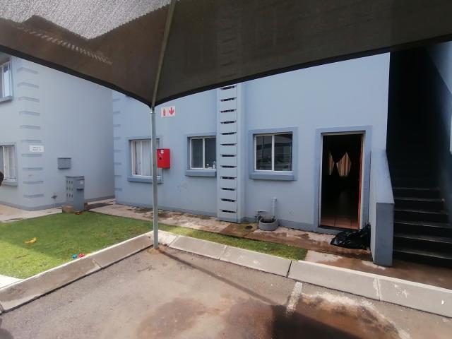 2 Bedroom Townhouse For Sale in Crystal Park