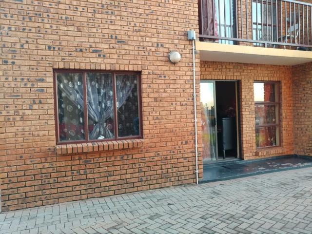 2 Bedroom Townhouse For Sale in Dawn Park