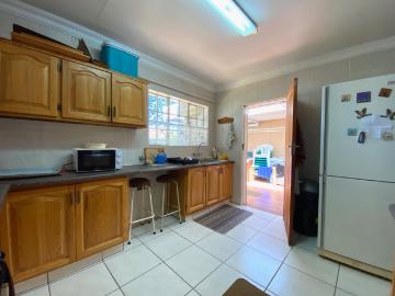 2 Bedroom Townhouse For Sale in Die Hoewes