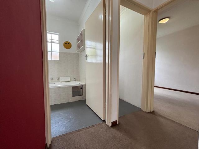 2 Bedroom Townhouse For Sale in Die Hoewes