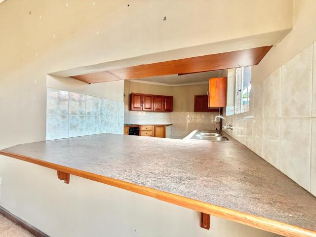 2 Bedroom Townhouse For Sale in Die Hoewes