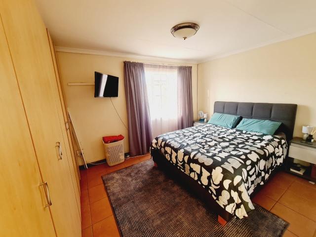 2 Bedroom Townhouse For Sale in Doringkruin