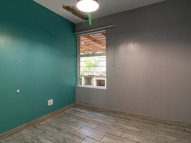 2 Bedroom Townhouse For Sale in Douglasdale