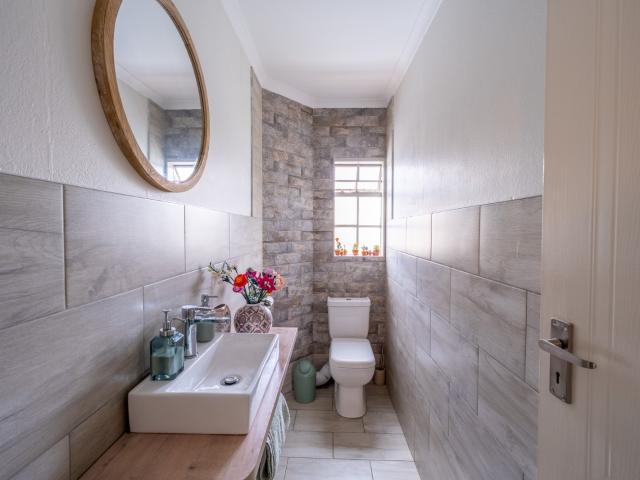 2 Bedroom Townhouse For Sale in Douglasdale