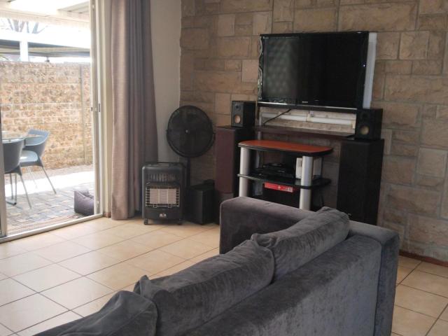 2 Bedroom Townhouse For Sale in Eden Glen