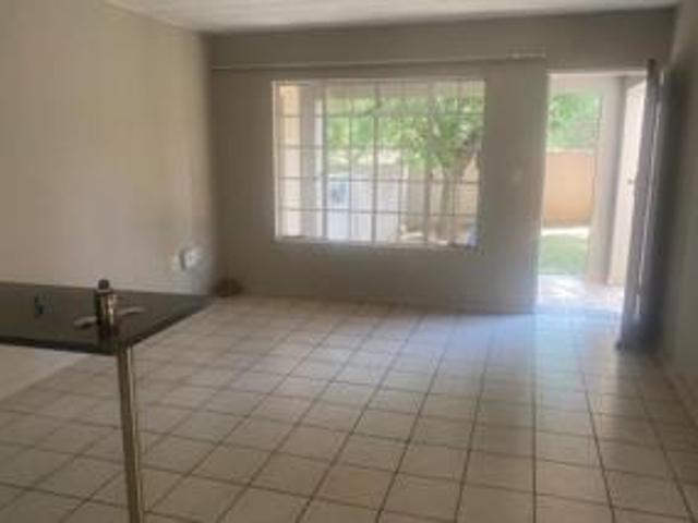 2 Bedroom Townhouse For Sale in Eden Glen