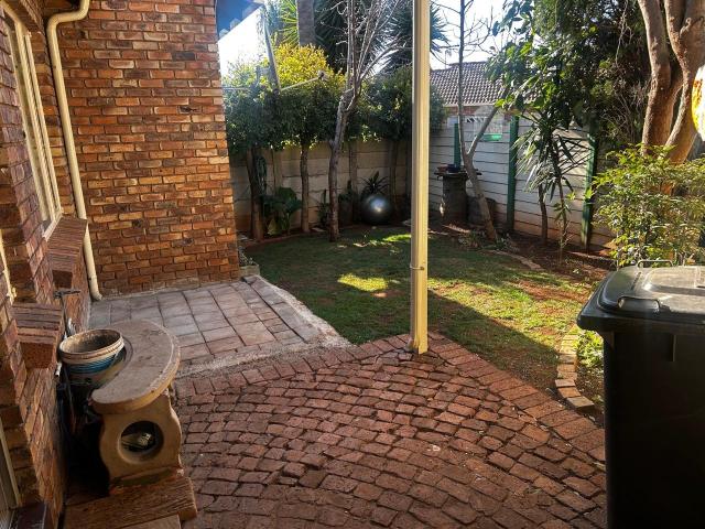 2 Bedroom Townhouse For Sale in Eldoraigne