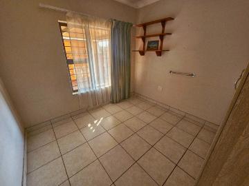 2 Bedroom Townhouse For Sale in Eldoraigne