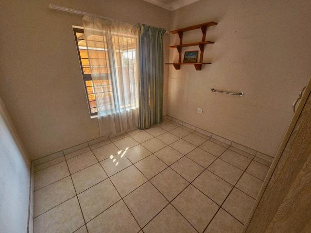 2 Bedroom Townhouse For Sale in Eldoraigne