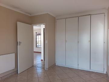 2 Bedroom Townhouse For Sale in Eldoraigne