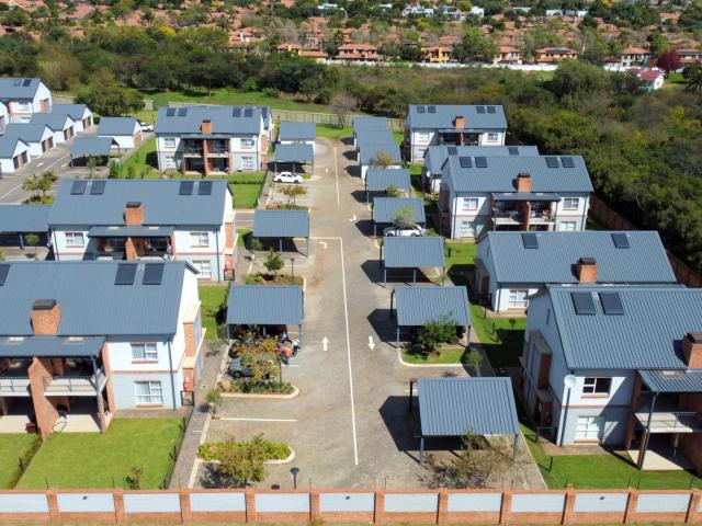2 Bedroom Townhouse For Sale in Equestria