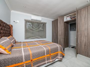 2 Bedroom Townhouse For Sale in Escombe