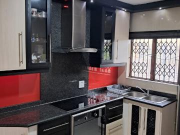 2 Bedroom Townhouse For Sale in Escombe