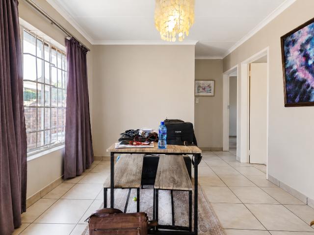 2 Bedroom Townhouse For Sale in Faerie Glen