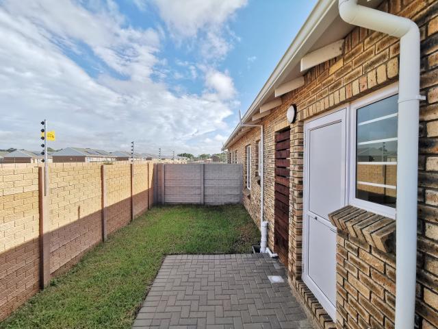 2 Bedroom Townhouse For Sale in Fairview