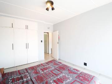 2 Bedroom Townhouse For Sale in Ferndale