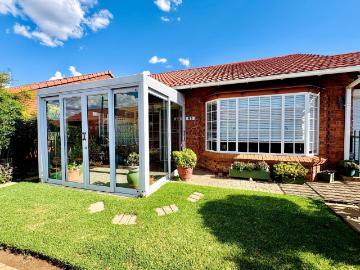 2 Bedroom Townhouse For Sale in Fichardt Park