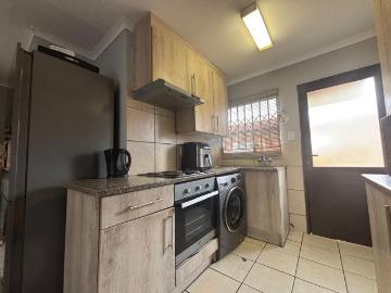 2 Bedroom Townhouse For Sale in Finsbury