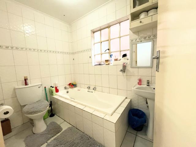 2 Bedroom Townhouse For Sale in Florida Lake
