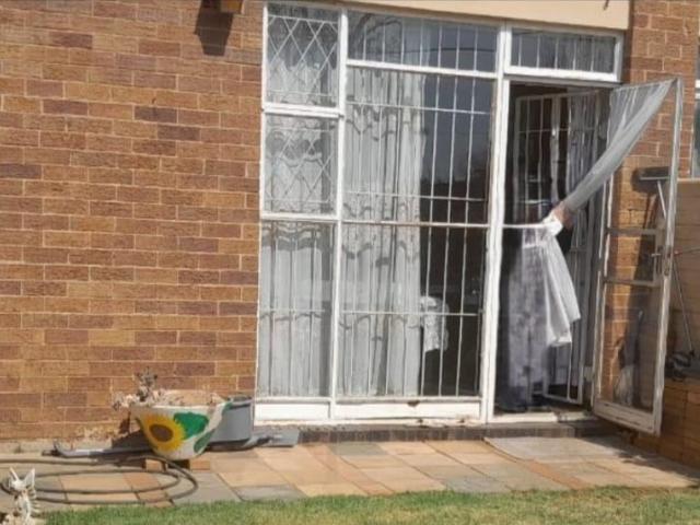 2 Bedroom Townhouse For Sale in Forest Hill