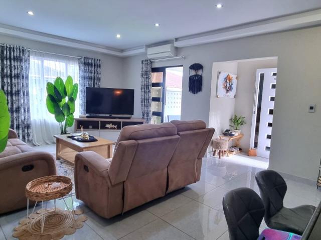 2 Bedroom Townhouse For Sale in Glenwood