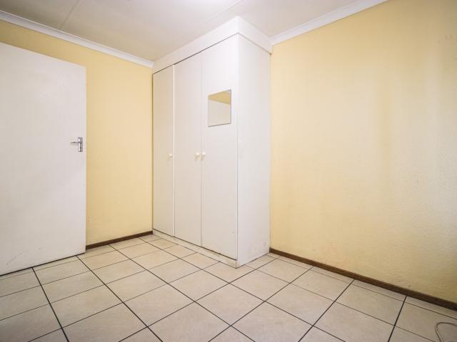 2 Bedroom Townhouse For Sale in Glen Marais