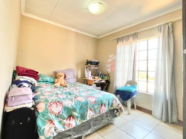 2 Bedroom Townhouse For Sale in Golf Park