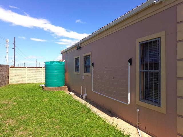 2 Bedroom Townhouse For Sale in Gonubie
