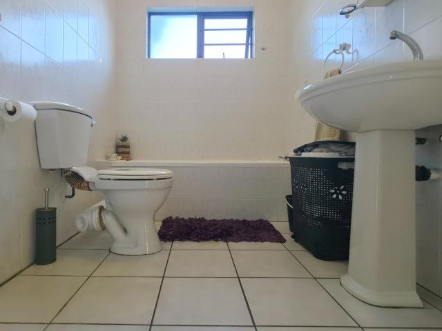 2 Bedroom Townhouse For Sale in Gonubie