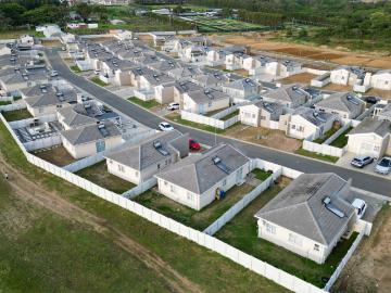 2 Bedroom Townhouse For Sale in Gonubie