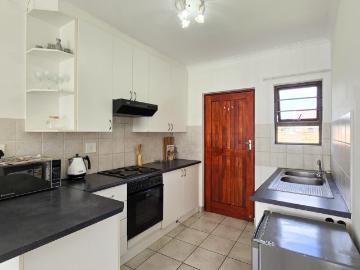 2 Bedroom Townhouse For Sale in Gonubie