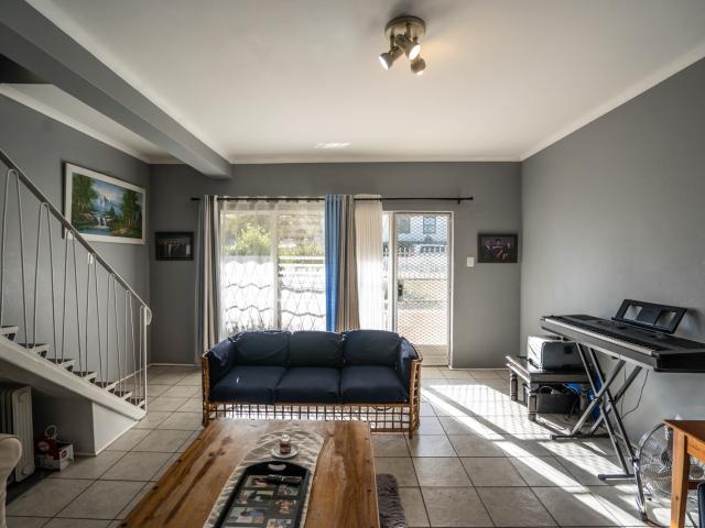 2 Bedroom Townhouse For Sale in Grahamstown Central
