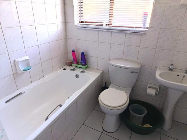 2 Bedroom Townhouse For Sale in Greenshields Park