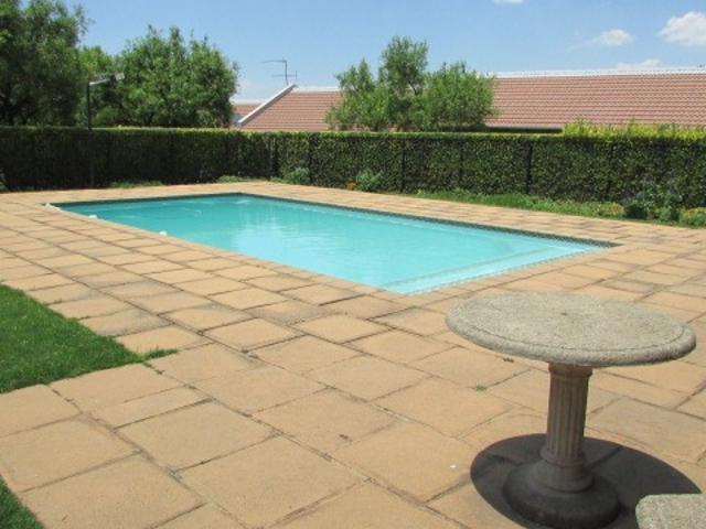 2 Bedroom Townhouse For Sale in Greenstone Hill