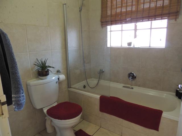 2 Bedroom Townhouse For Sale in Hughes