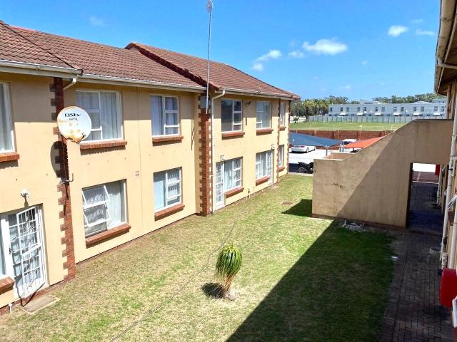 2 Bedroom Townhouse For Sale in Humewood Extension