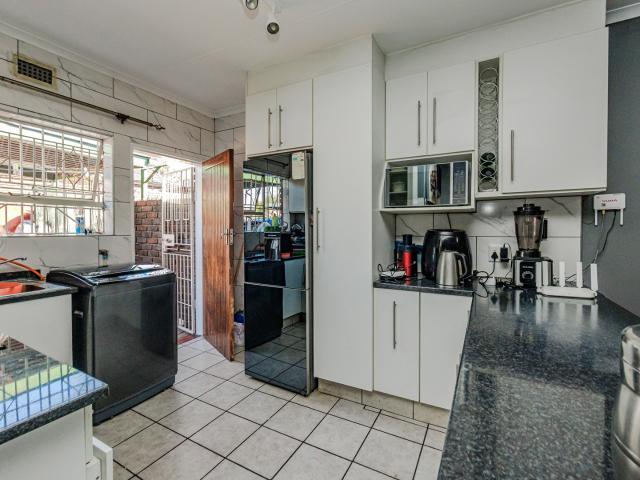 2 Bedroom Townhouse For Sale in Hamberg