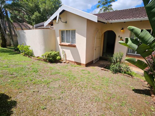 2 Bedroom Townhouse For Sale in Hayfields