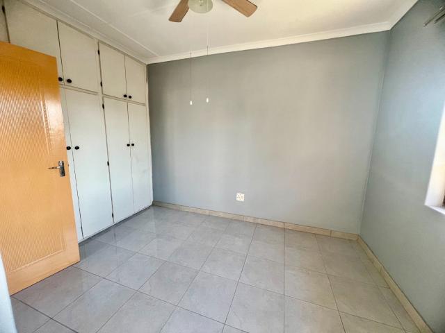 2 Bedroom Townhouse For Sale in Hayfields