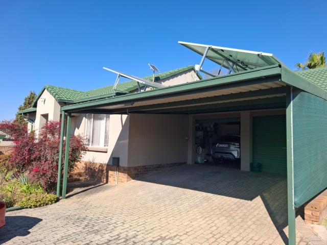 2 Bedroom Townhouse For Sale in Heidelberg Central
