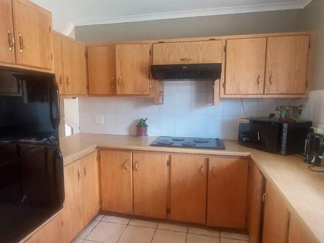 2 Bedroom Townhouse For Sale in Heuwelsig