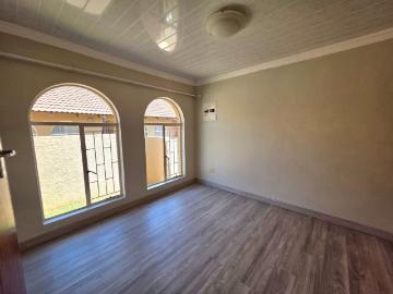 2 Bedroom Townhouse For Sale in Heuwelsig