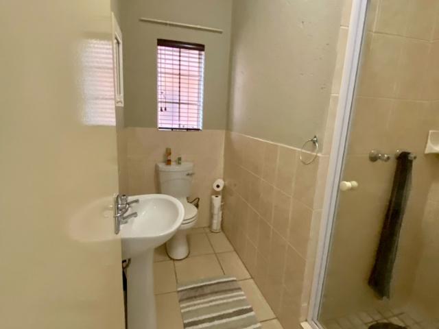 2 Bedroom Townhouse For Sale in Heuwelsig Estate