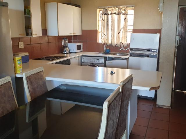 2 Bedroom Townhouse For Sale in Highlands