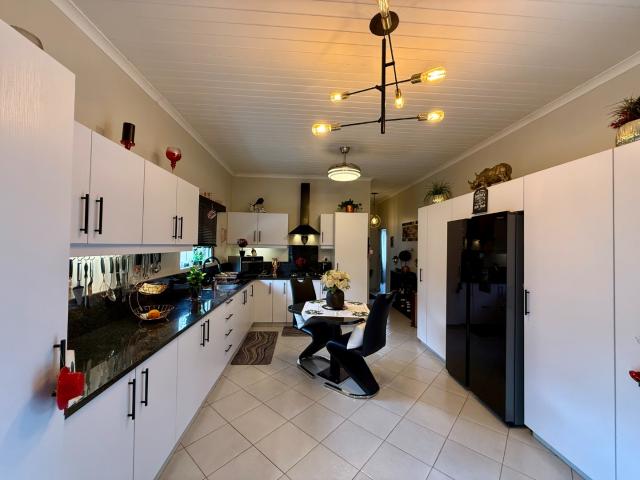2 Bedroom Townhouse For Sale in Hoedspruit