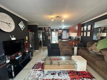 Townhouse for sale in Illiondale - Garden