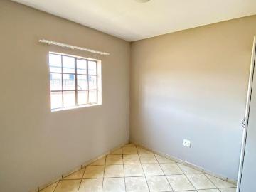 2 Bedroom Townhouse For Sale in Jabulani
