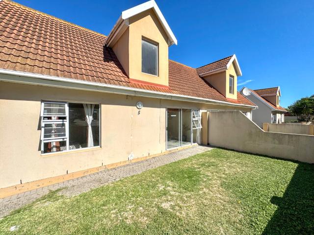 2 Bedroom Townhouse For Sale in Kabega